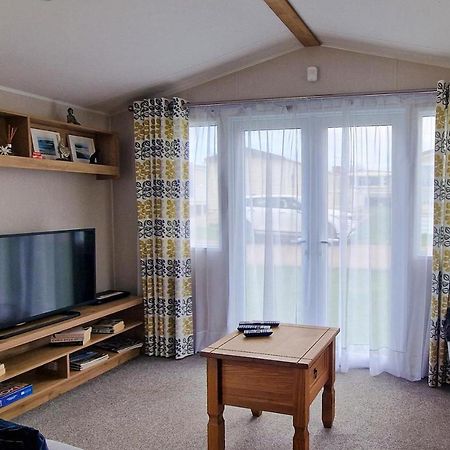 Hotel Lovely Caravan Nearby The Beach In Hunstanton, Norfolk Ref 23071C Exterior foto
