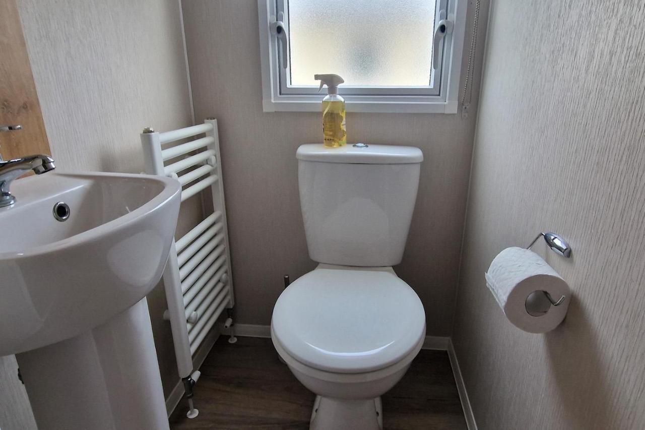 Hotel Lovely Caravan Nearby The Beach In Hunstanton, Norfolk Ref 23071C Exterior foto