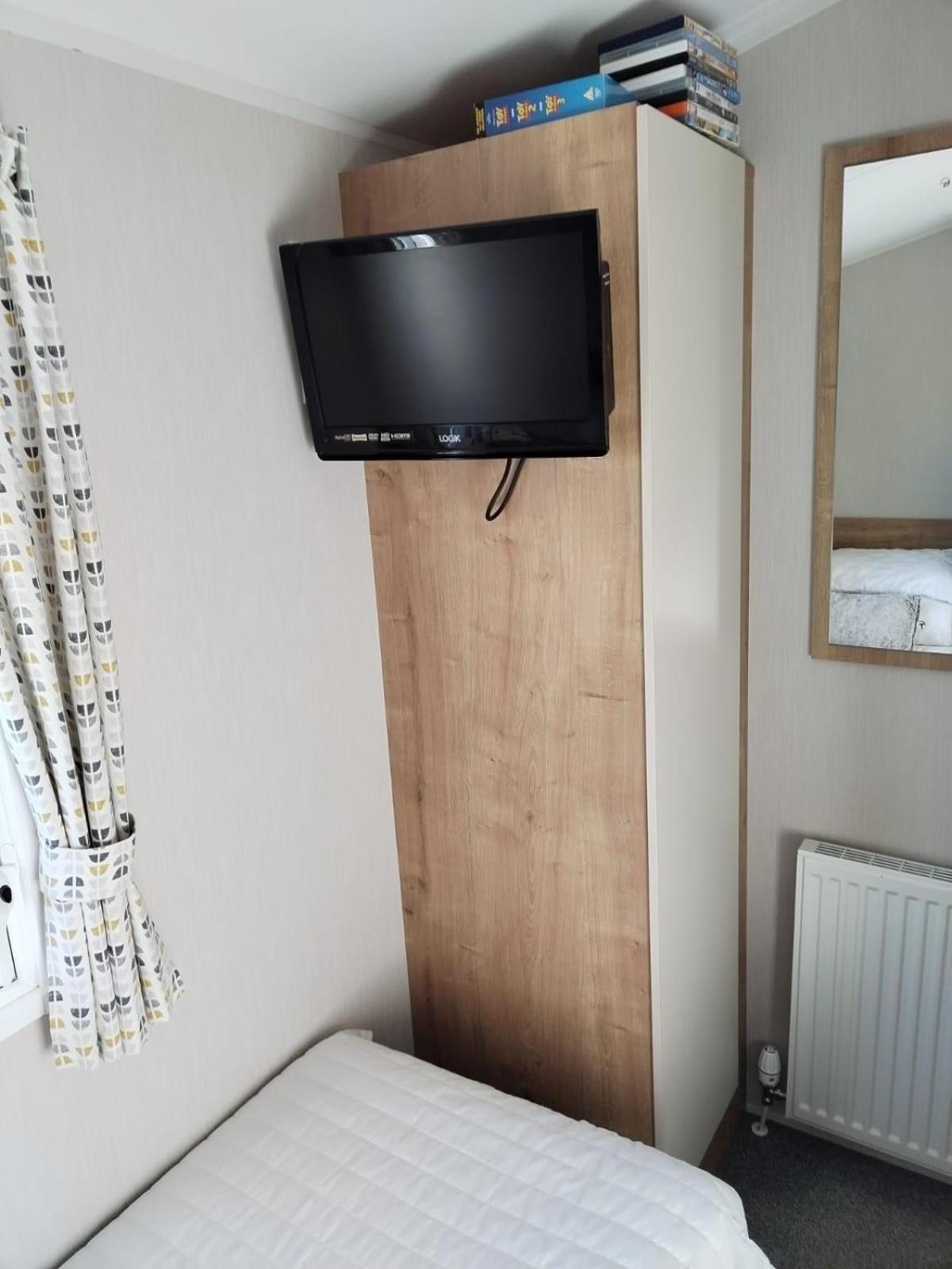 Hotel Lovely Caravan Nearby The Beach In Hunstanton, Norfolk Ref 23071C Exterior foto